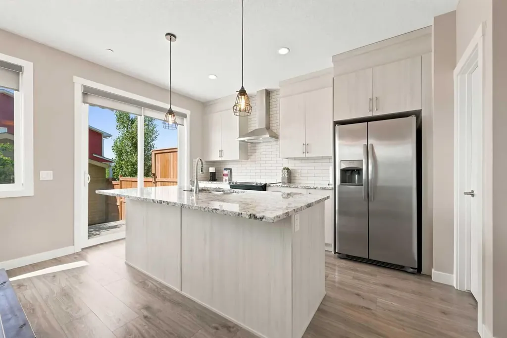 161 Livingston View NE Calgary AB T3P 1A9