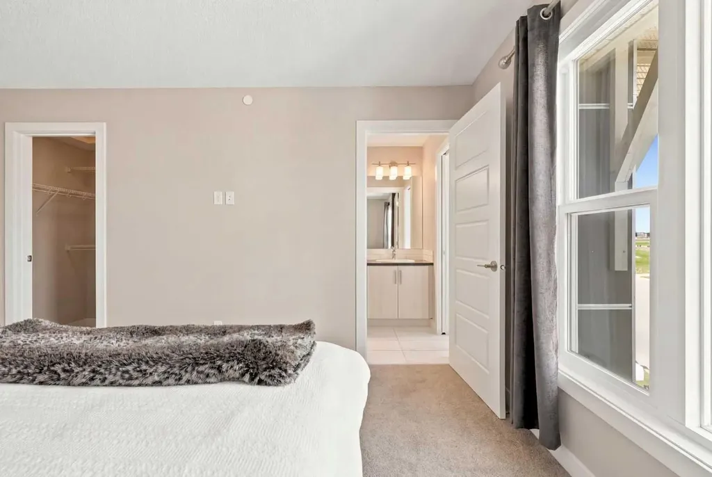 161 Livingston View NE Calgary AB T3P 1A9