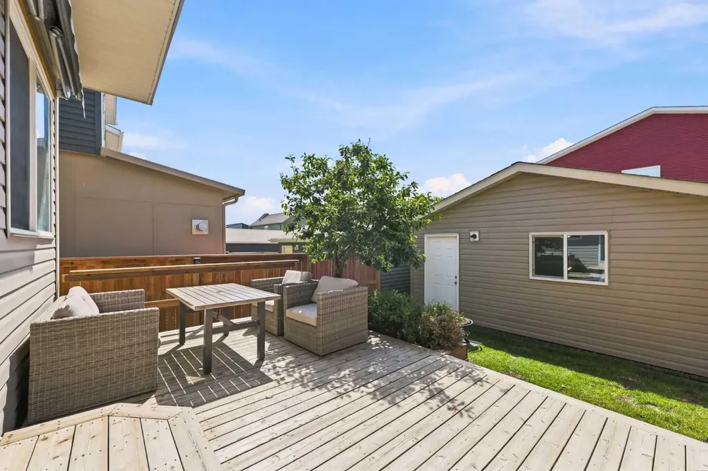 161 Livingston View NE Calgary AB T3P 1A9