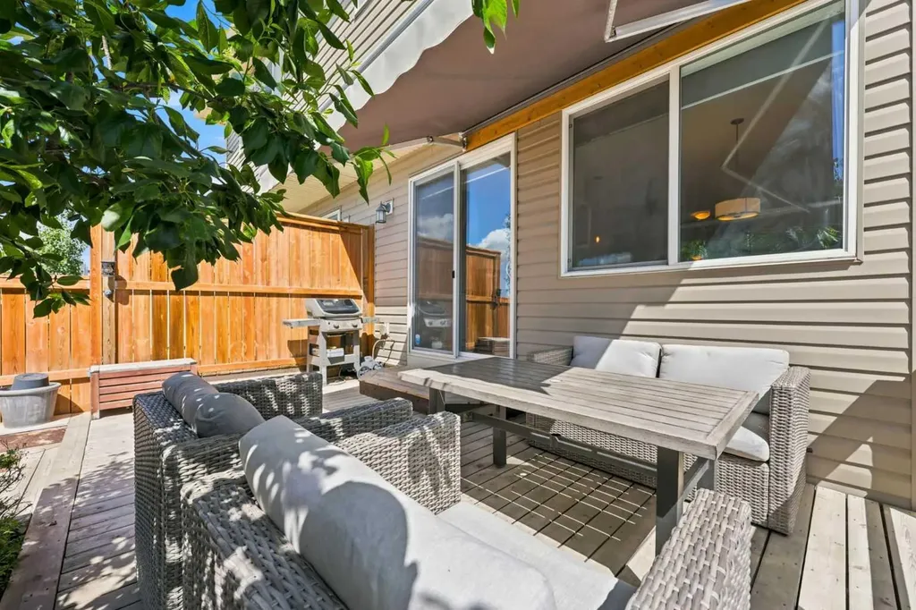 161 Livingston View NE Calgary AB T3P 1A9