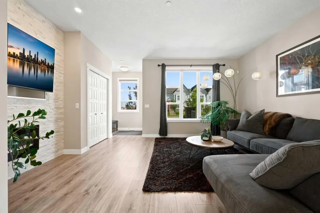 161 Livingston View NE Calgary AB T3P 1A9