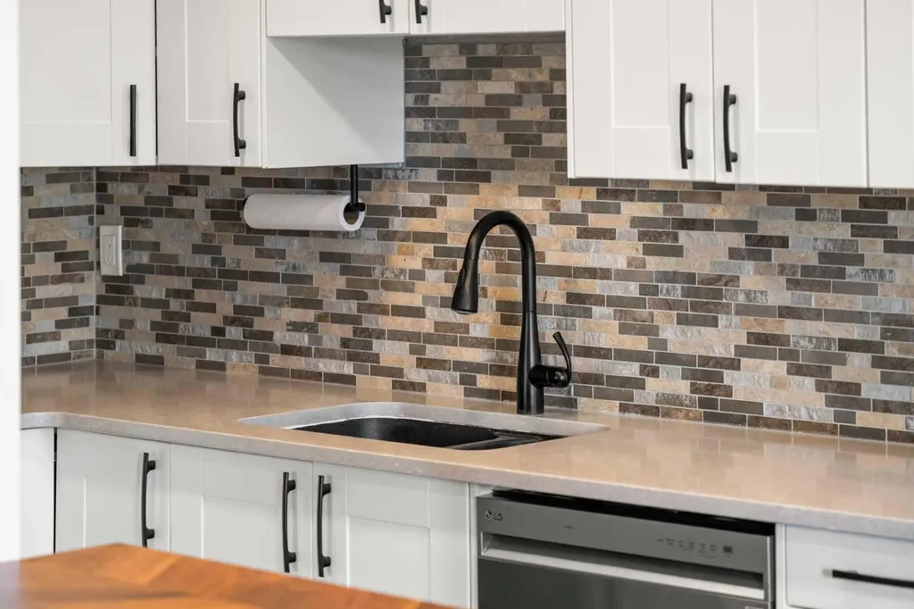 1334 14 Avenue SW Calgary AB T3C 0W2