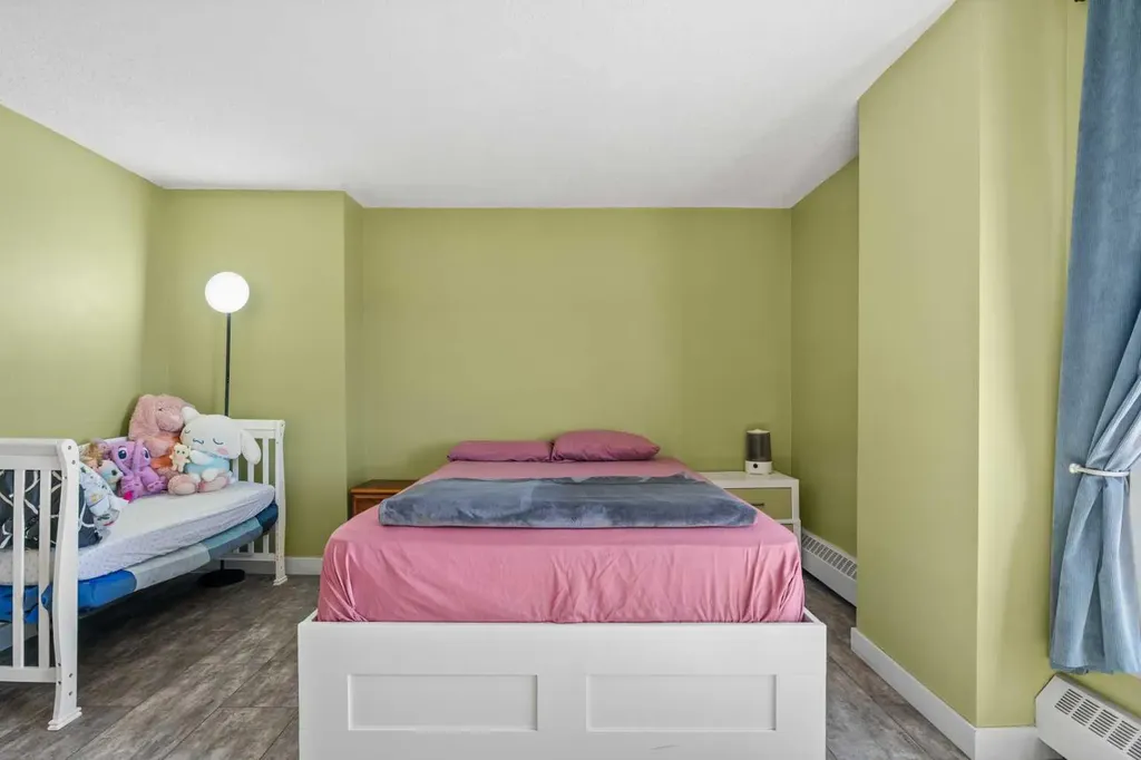 1334 14 Avenue SW Calgary AB T3C 0W2