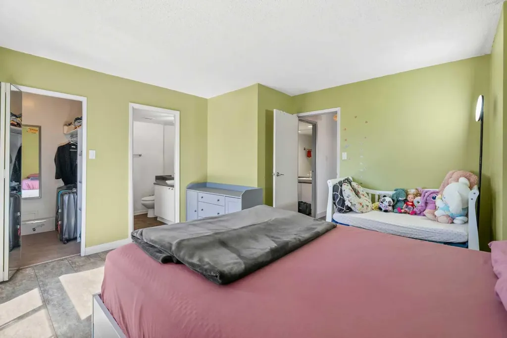 1334 14 Avenue SW Calgary AB T3C 0W2