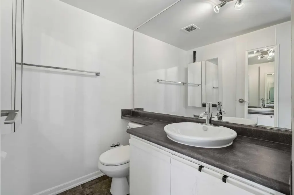 1334 14 Avenue SW Calgary AB T3C 0W2