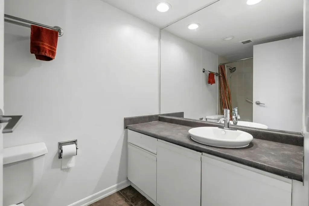 1334 14 Avenue SW Calgary AB T3C 0W2
