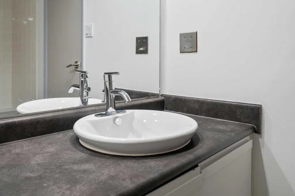 1334 14 Avenue SW Calgary AB T3C 0W2