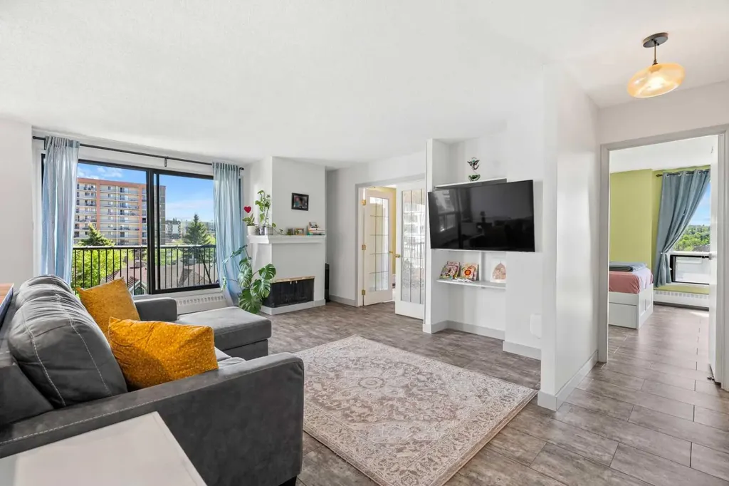 1334 14 Avenue SW Calgary AB T3C 0W2
