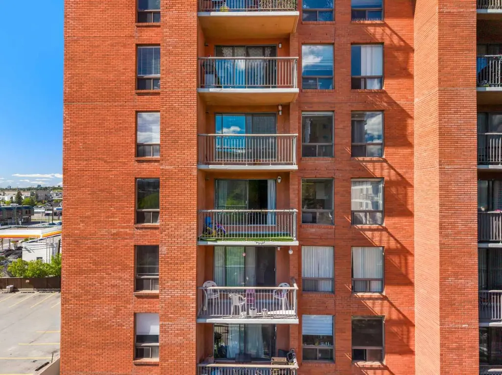 1334 14 Avenue SW Calgary AB T3C 0W2