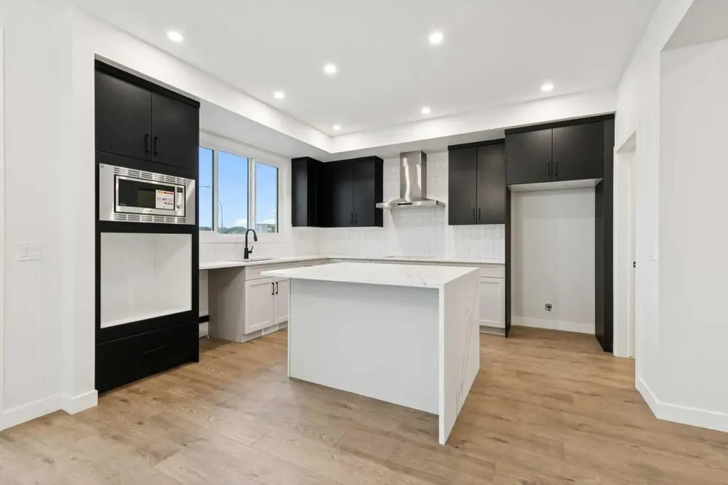 214 Sora Way SE Calgary AB T3S0V5