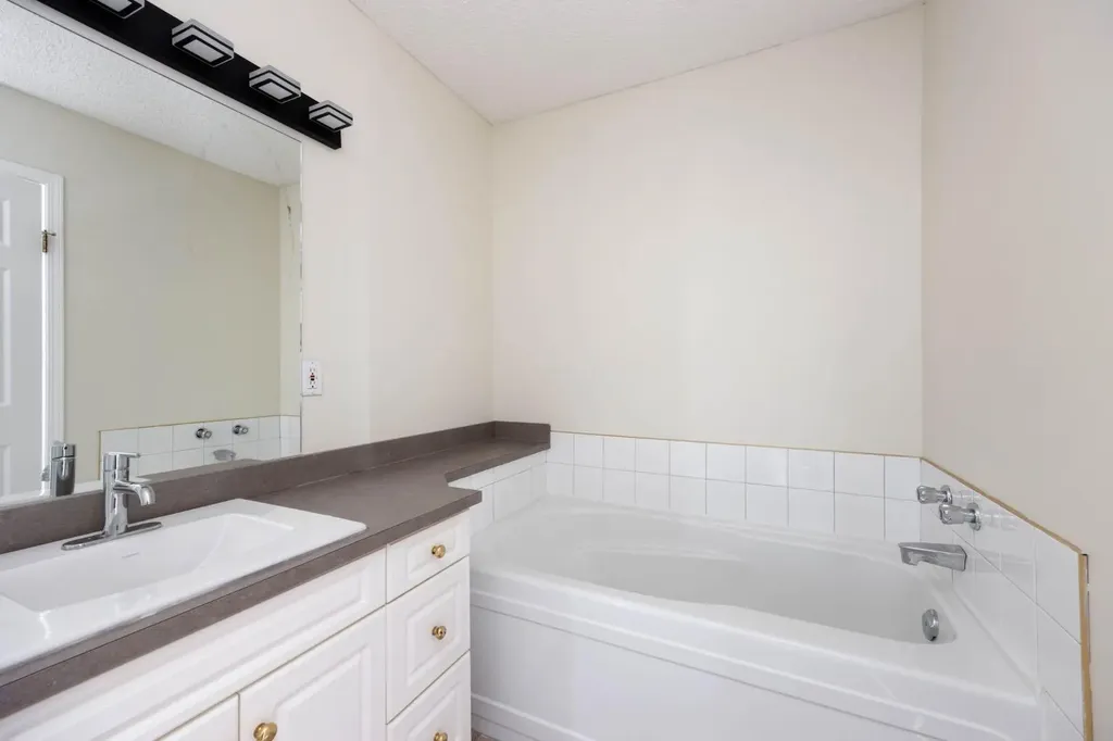116 Sirius Avenue Fort Mcmurray AB T9H 3B8
