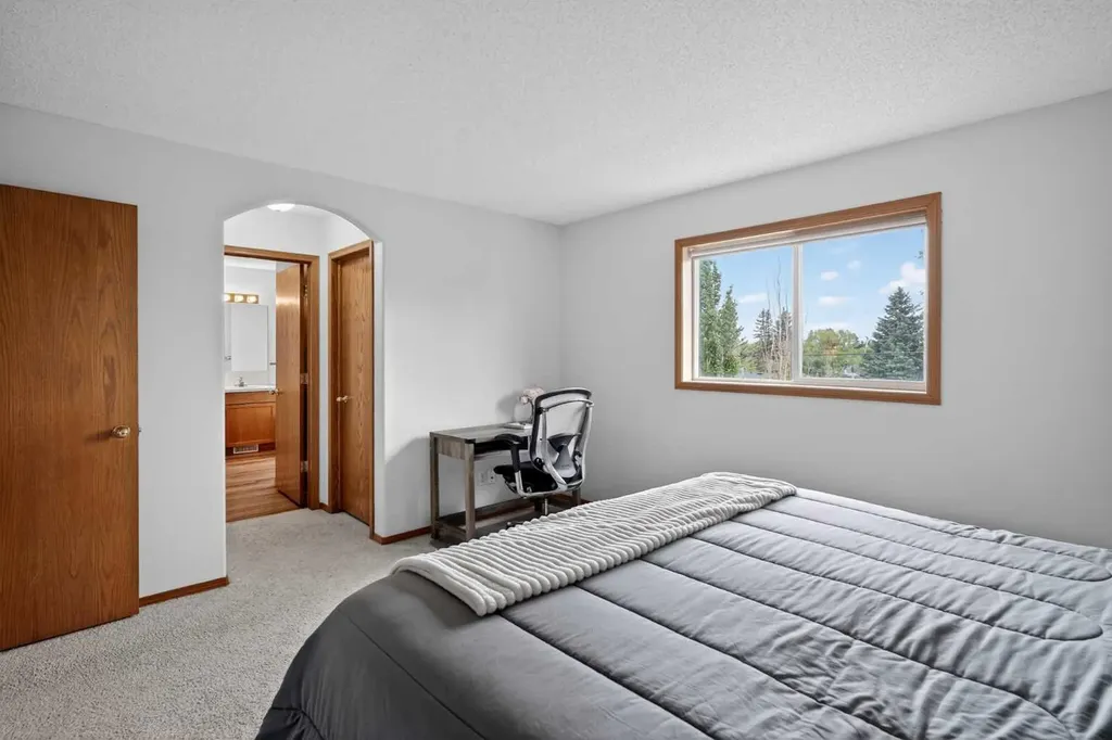 72 Springs Crescent SE Airdrie AB T4A 2C7