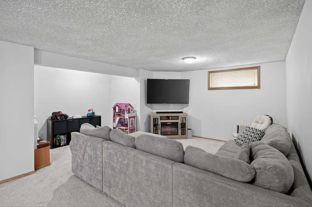 72 Springs Crescent SE Airdrie AB T4A 2C7