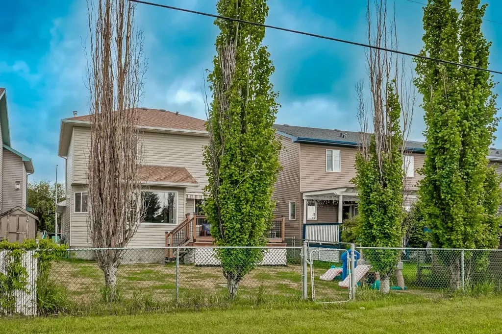 72 Springs Crescent SE Airdrie AB T4A 2C7