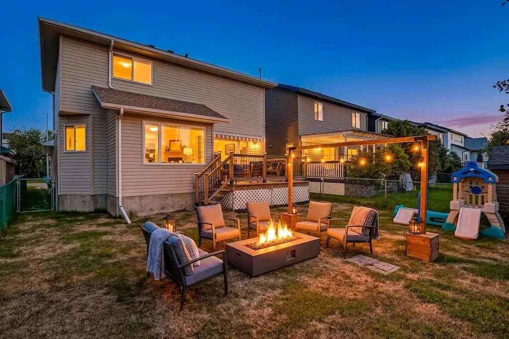 72 Springs Crescent SE Airdrie AB T4A 2C7