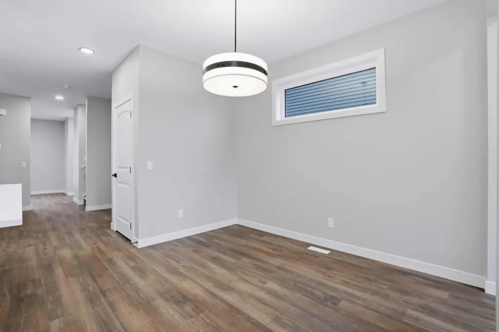 548 Bridgeport Street Chestermere AB T1X 3E6