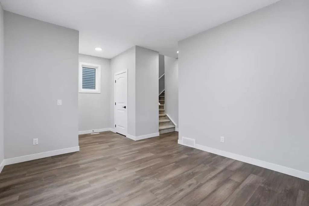548 Bridgeport Street Chestermere AB T1X 3E6