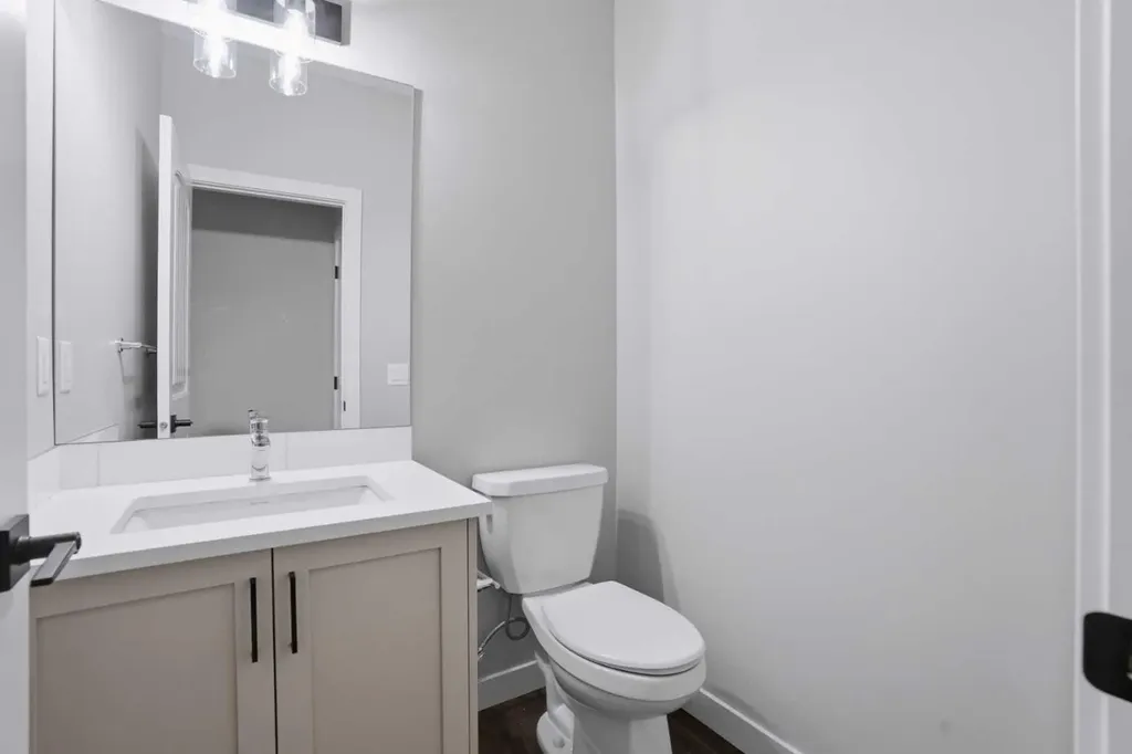 548 Bridgeport Street Chestermere AB T1X 3E6