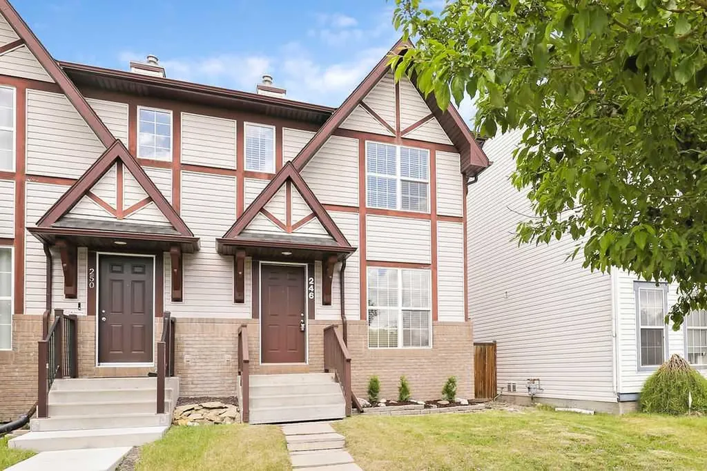 246 Elgin View SE Calgary AB T2Z 4N6