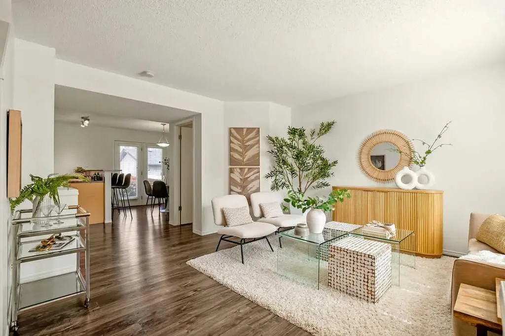 246 Elgin View SE Calgary AB T2Z 4N6