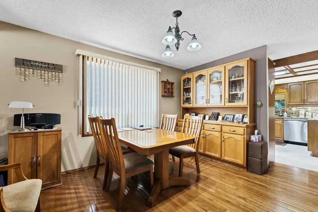 1226 24 Street SE Medicine Hat AB T1B 1V9