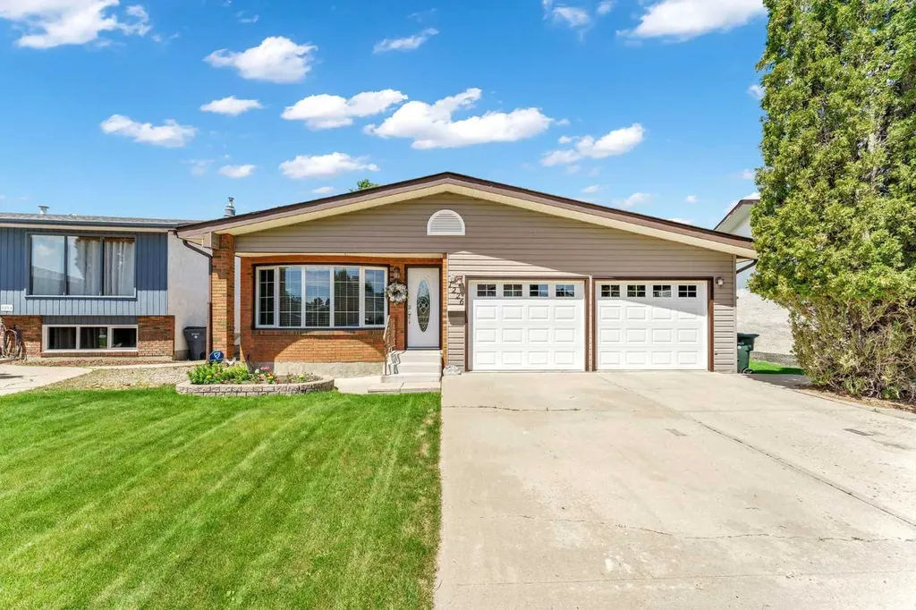 1226 24 Street SE Medicine Hat AB T1B 1V9