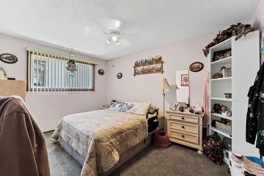 1226 24 Street SE Medicine Hat AB T1B 1V9
