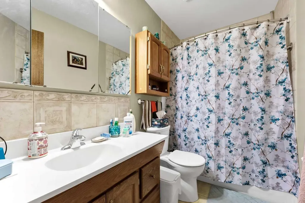 1226 24 Street SE Medicine Hat AB T1B 1V9