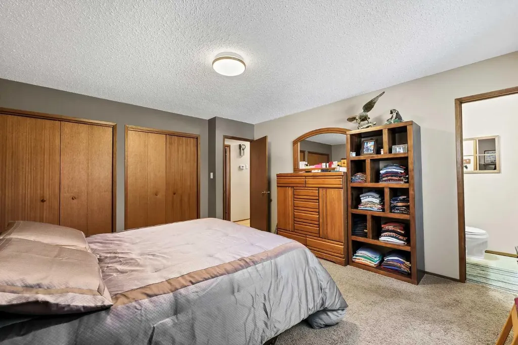 1226 24 Street SE Medicine Hat AB T1B 1V9