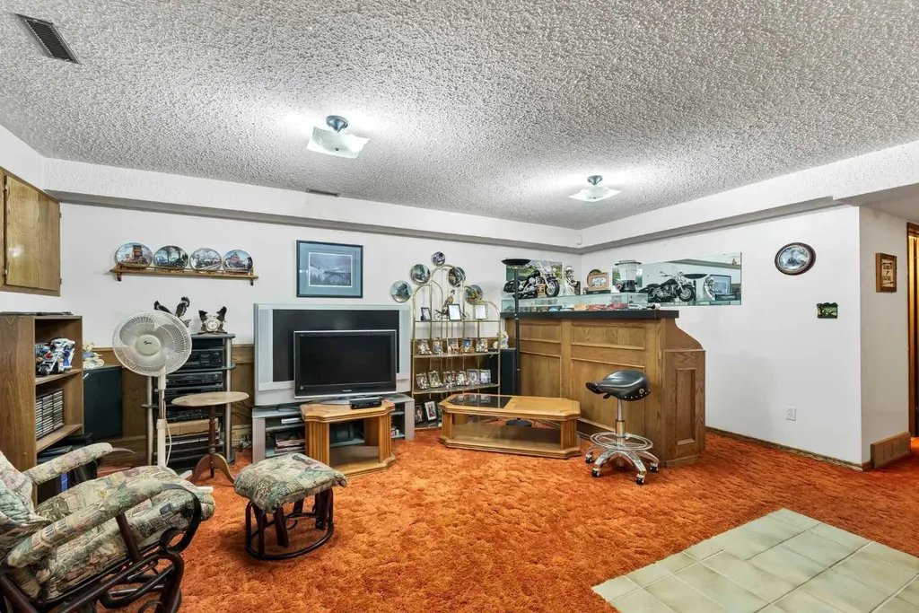 1226 24 Street SE Medicine Hat AB T1B 1V9