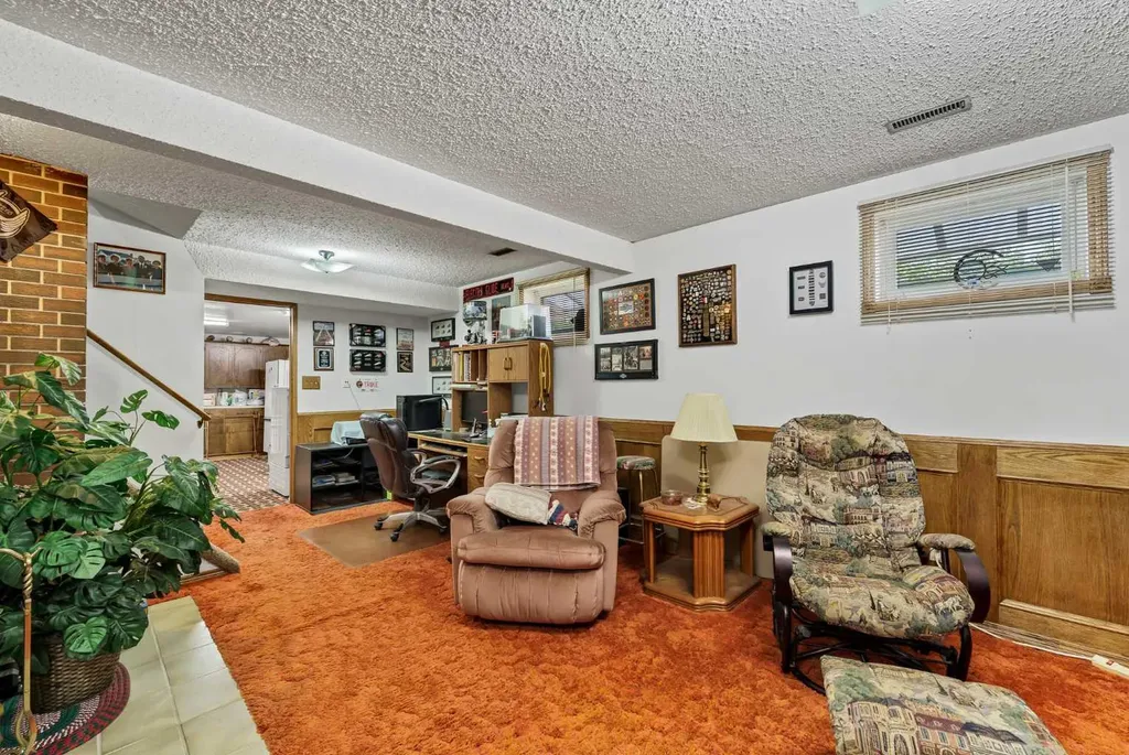 1226 24 Street SE Medicine Hat AB T1B 1V9