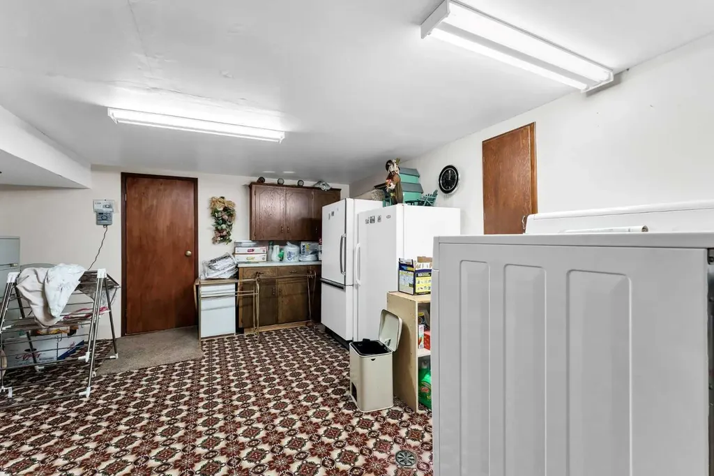 1226 24 Street SE Medicine Hat AB T1B 1V9