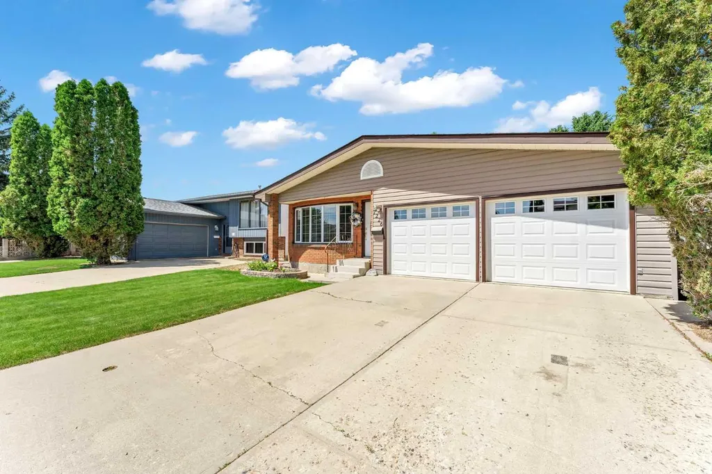 1226 24 Street SE Medicine Hat AB T1B 1V9