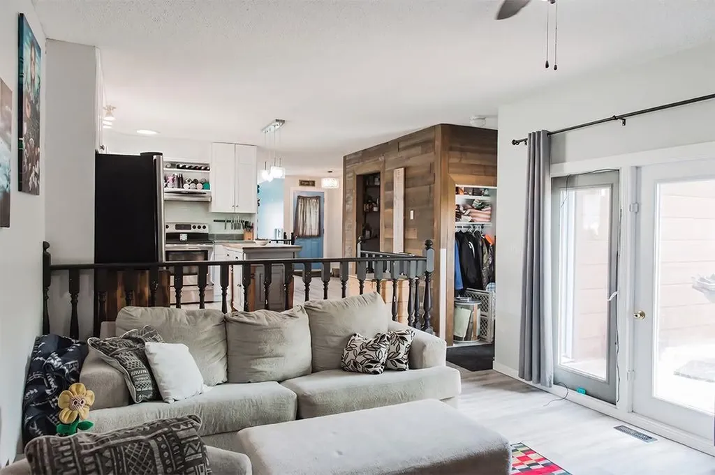 9804 77 Avenue Grande Prairie AB T8V3Y9