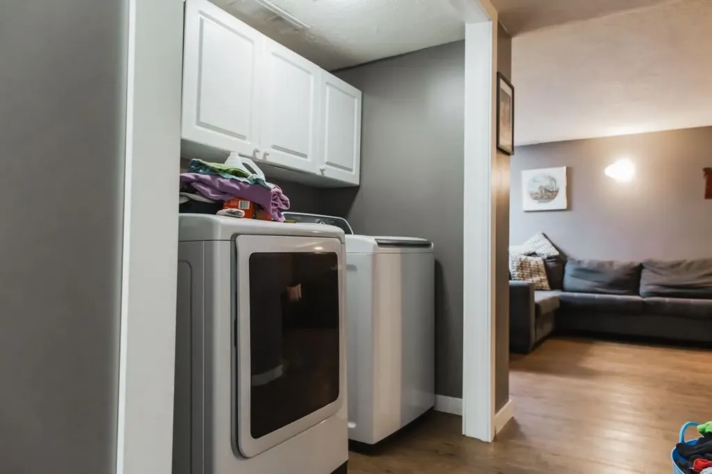 9804 77 Avenue Grande Prairie AB T8V3Y9
