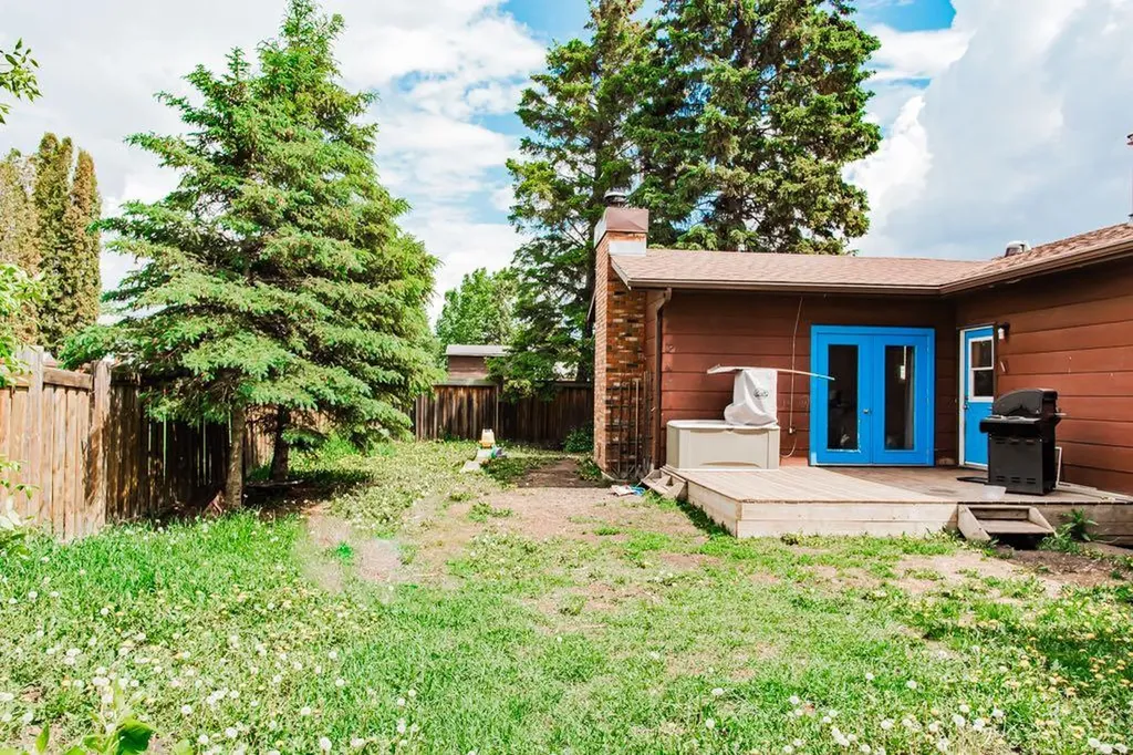 9804 77 Avenue Grande Prairie AB T8V3Y9