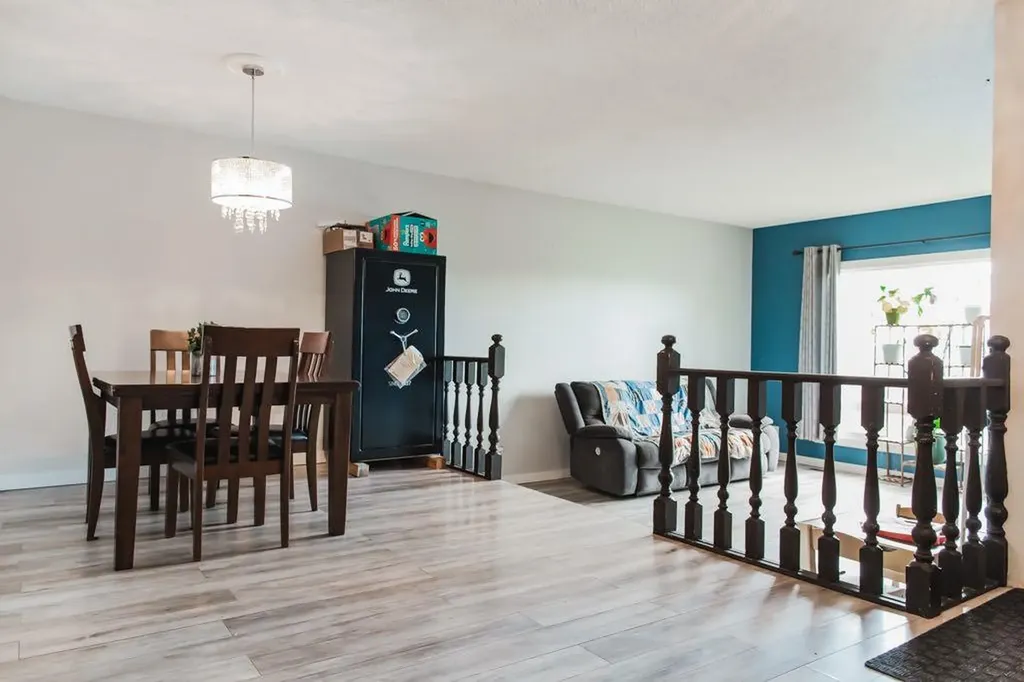 9804 77 Avenue Grande Prairie AB T8V3Y9