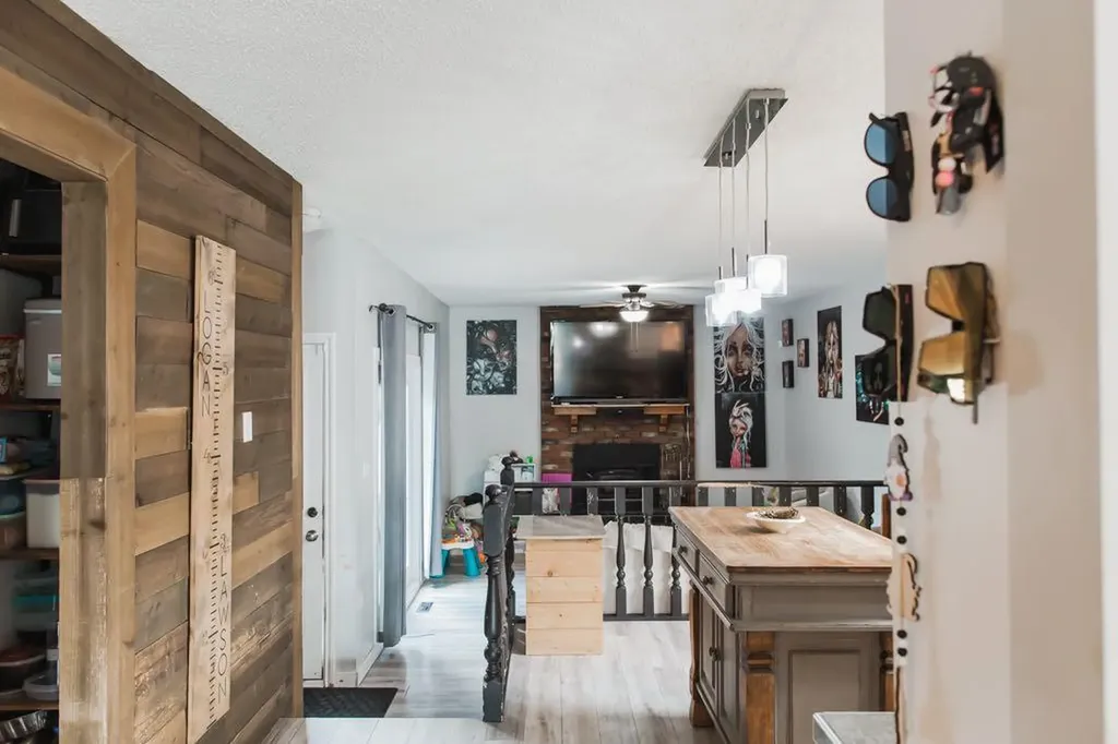9804 77 Avenue Grande Prairie AB T8V3Y9