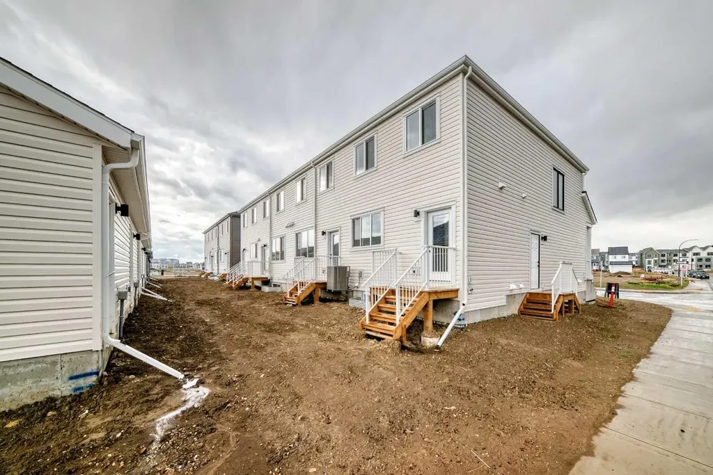 261 Heirloom Way SE Calgary AB T3S0P8