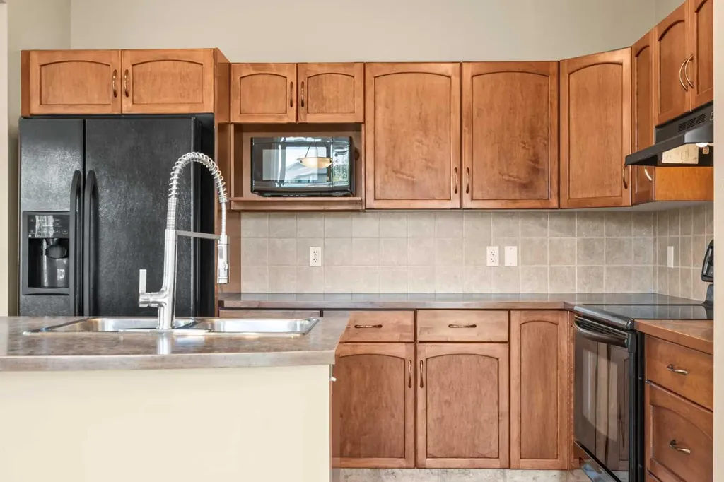 391 Cimarron Boulevard Okotoks AB T1S 0A9