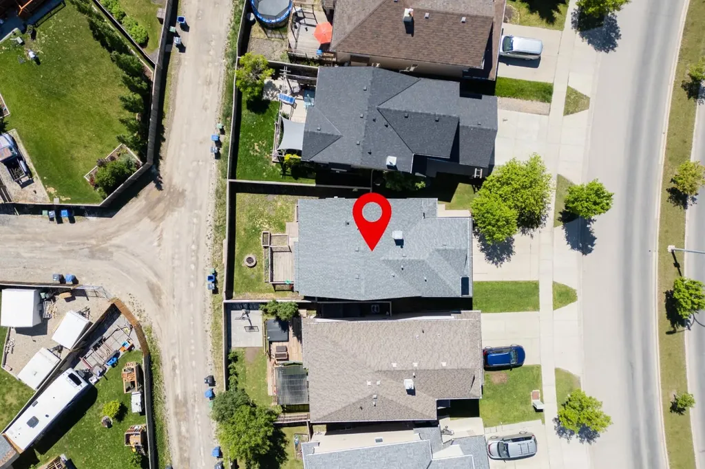 391 Cimarron Boulevard Okotoks AB T1S 0A9