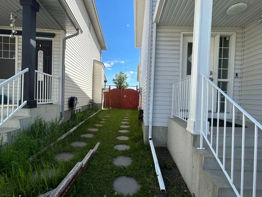 119 Citadel Meadow Grove NW Calgary AB T3G 4K8