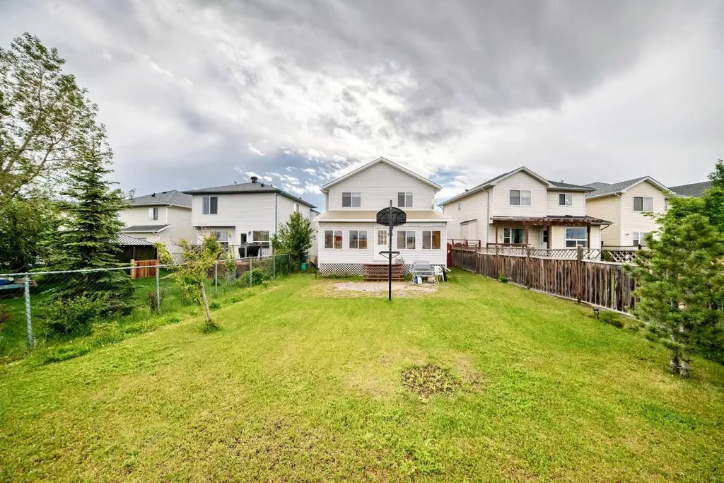119 Citadel Meadow Grove NW Calgary AB T3G 4K8