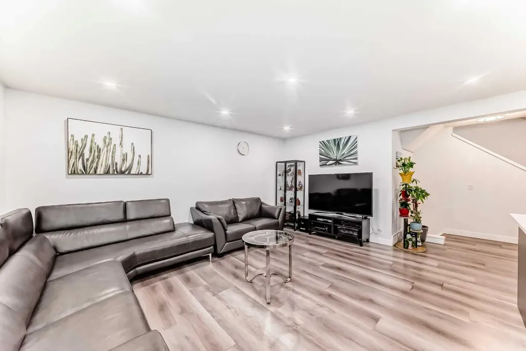 119 Citadel Meadow Grove NW Calgary AB T3G 4K8