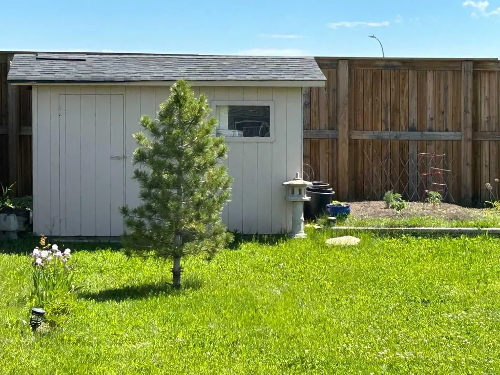 119 Citadel Meadow Grove NW Calgary AB T3G 4K8