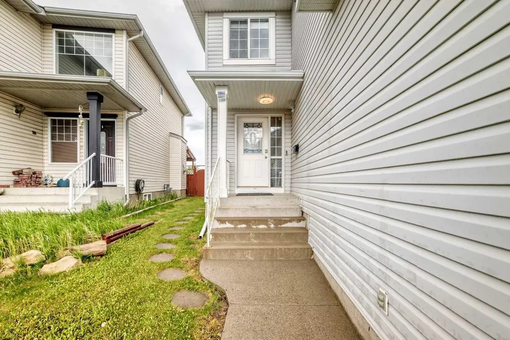 119 Citadel Meadow Grove NW Calgary AB T3G 4K8