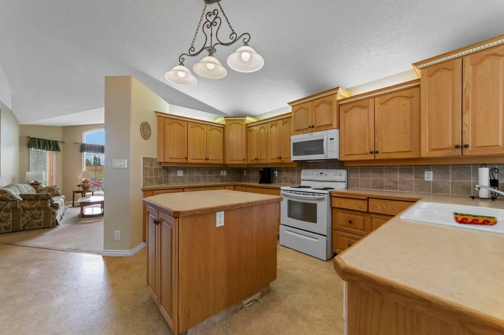 87 Park Ridge Drive Camrose AB T4V 4V2