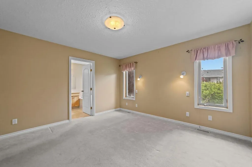 87 Park Ridge Drive Camrose AB T4V 4V2