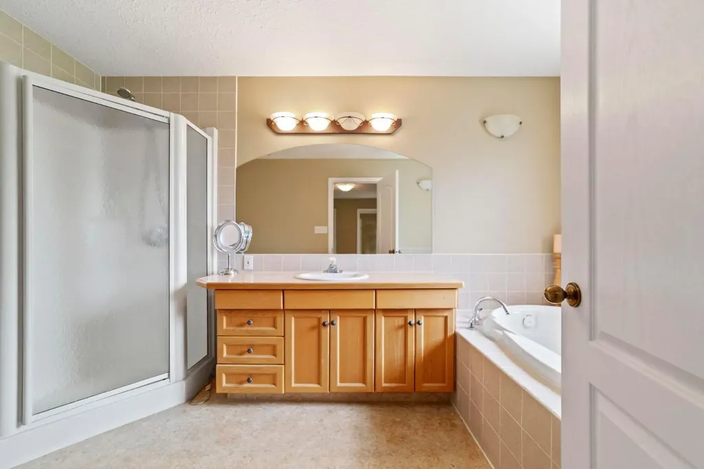 87 Park Ridge Drive Camrose AB T4V 4V2