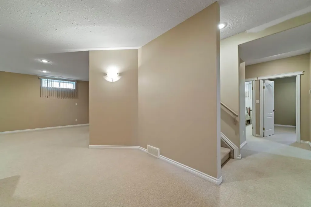 87 Park Ridge Drive Camrose AB T4V 4V2